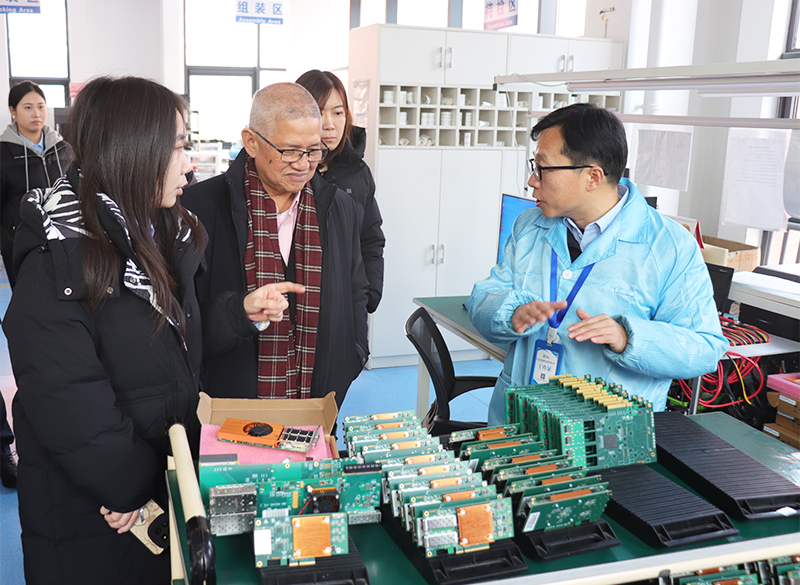 菲律賓商務(wù)參贊代表團到訪光潤通 共探中菲通信領(lǐng)域合作新機遇(圖3) 圖片1(7).png